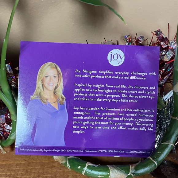 JOY MANGANO CHRISTIE COLLECTION LEATHER SATCHEL W ZIP COMPARTMENT AND WRISTLET. - Picture 8 of 10